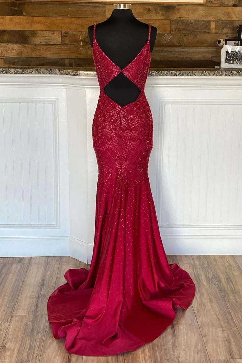 Vestido de fiesta largo con cuentas y corte trompeta